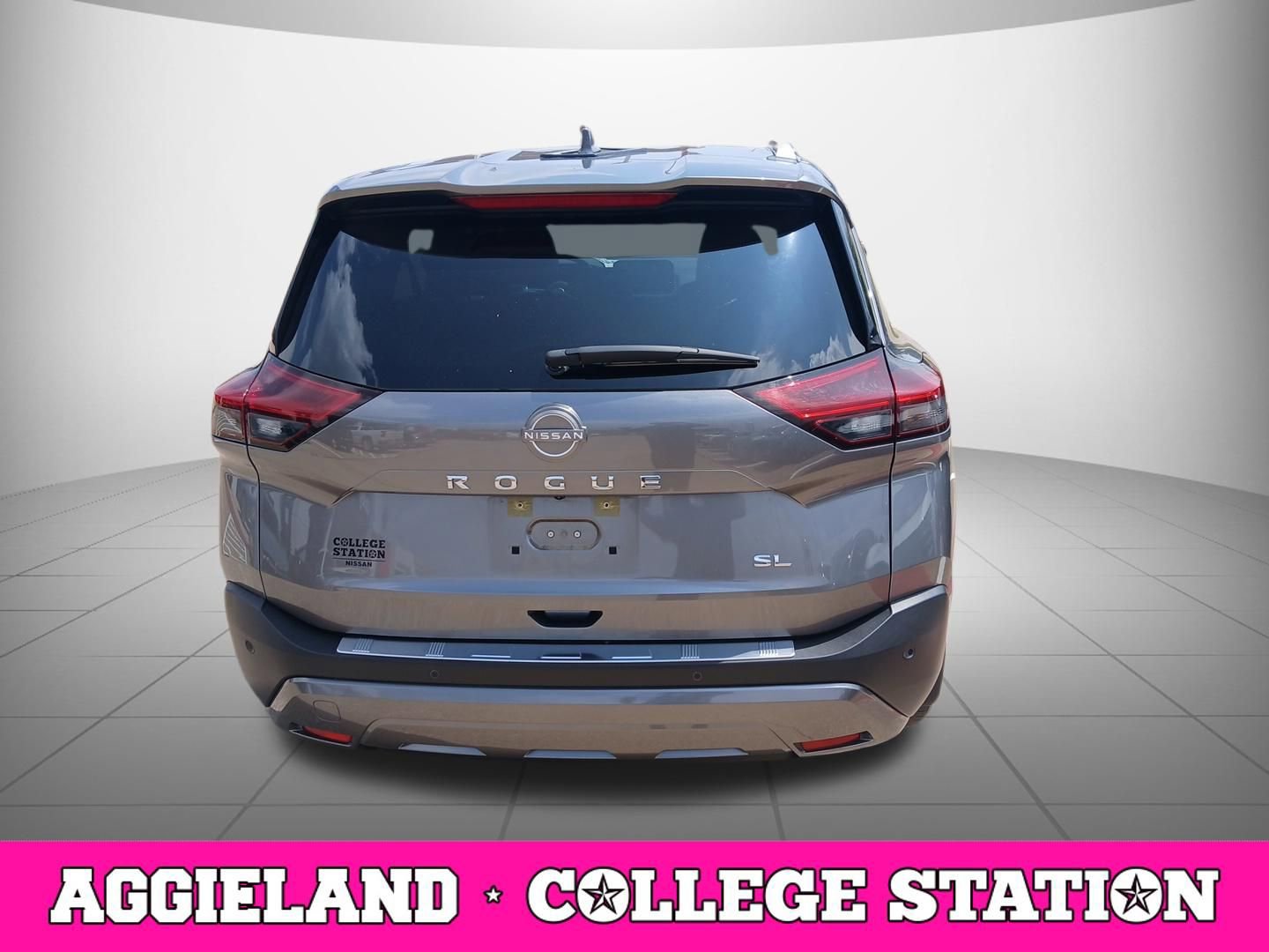 Certified 2023 Nissan Rogue SL w/ SL Premium Package FWD image 3