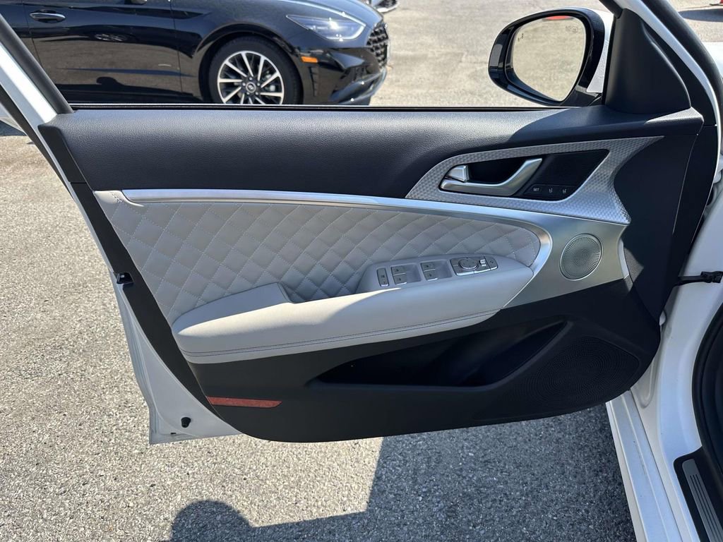 Certified 2023 Genesis G70 3.3T w/ Sport Prestige Package image 12