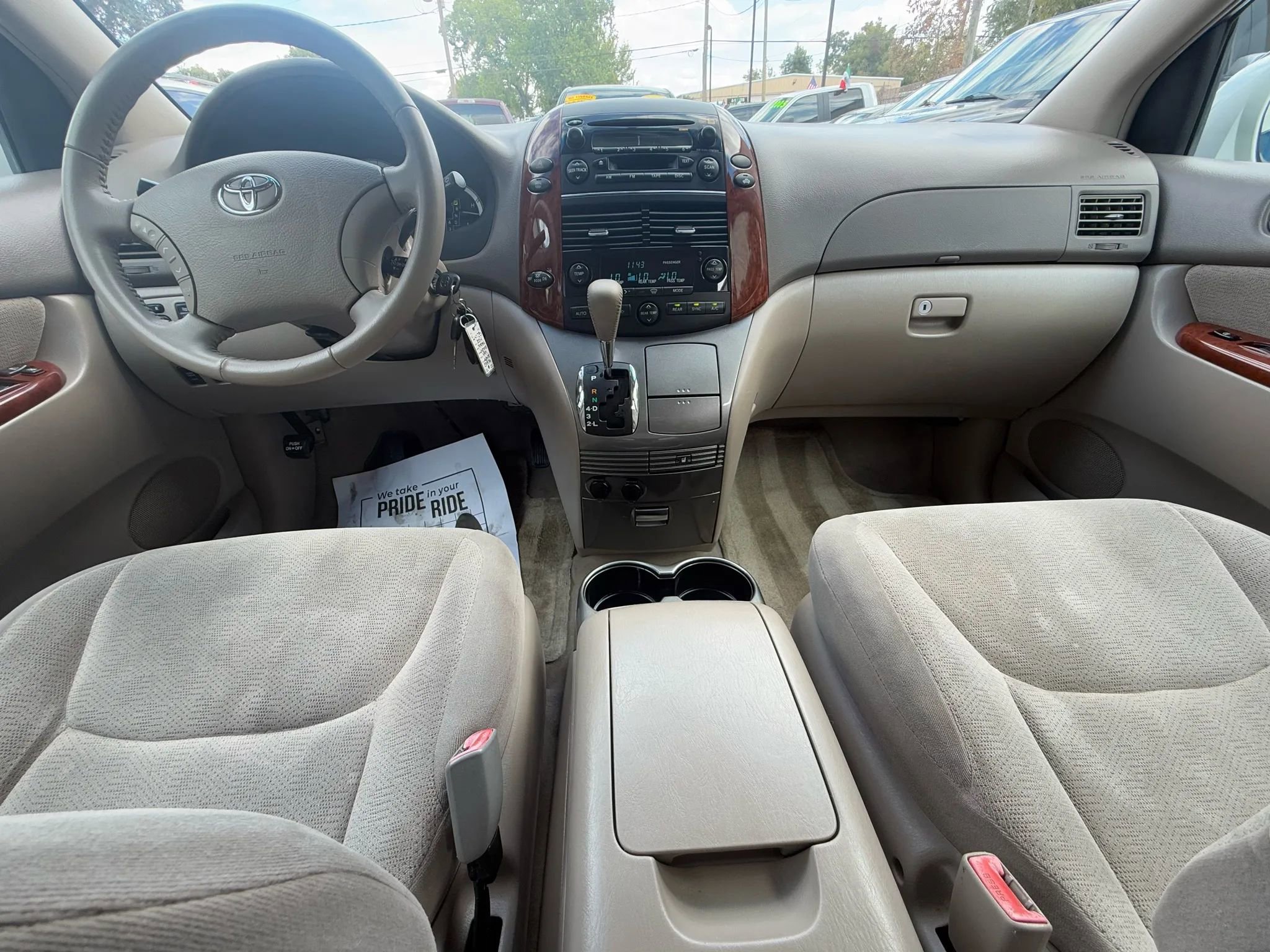 Used 2004 Toyota Sienna XLE Limited image 9