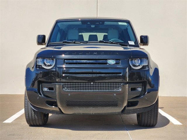 Used 2025 Land Rover Defender 130 X-Dynamic SE image 2