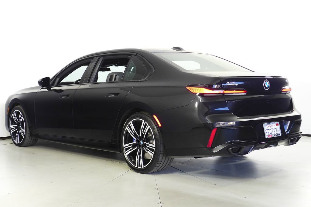 Certified 2023 BMW 760i xDrive w/ Parking Assistance Package image 9