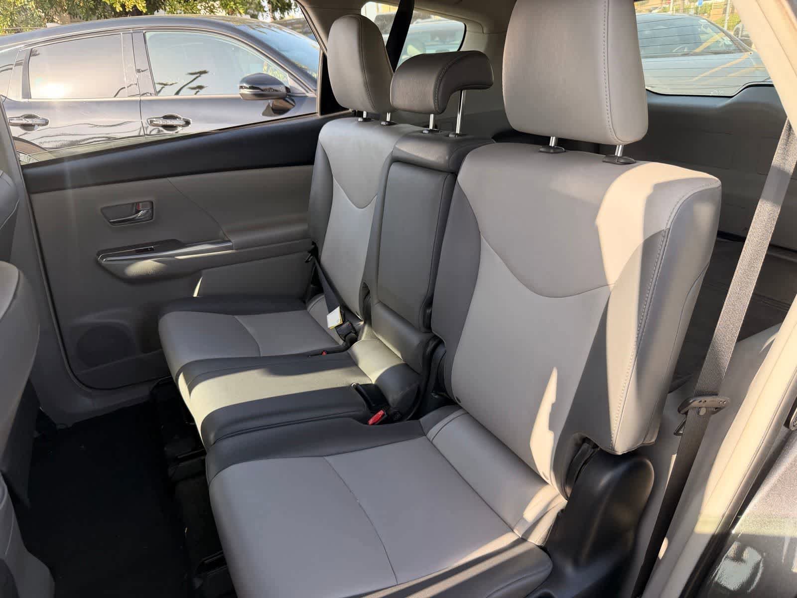 Used 2016 Toyota Prius V Four FWD image 10
