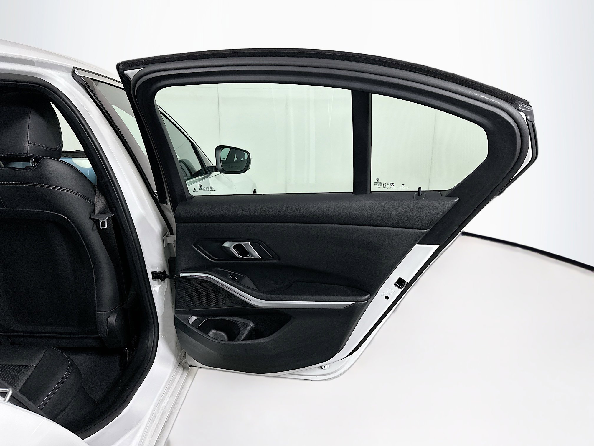 Used 2025 BMW 330i Sedan image 32