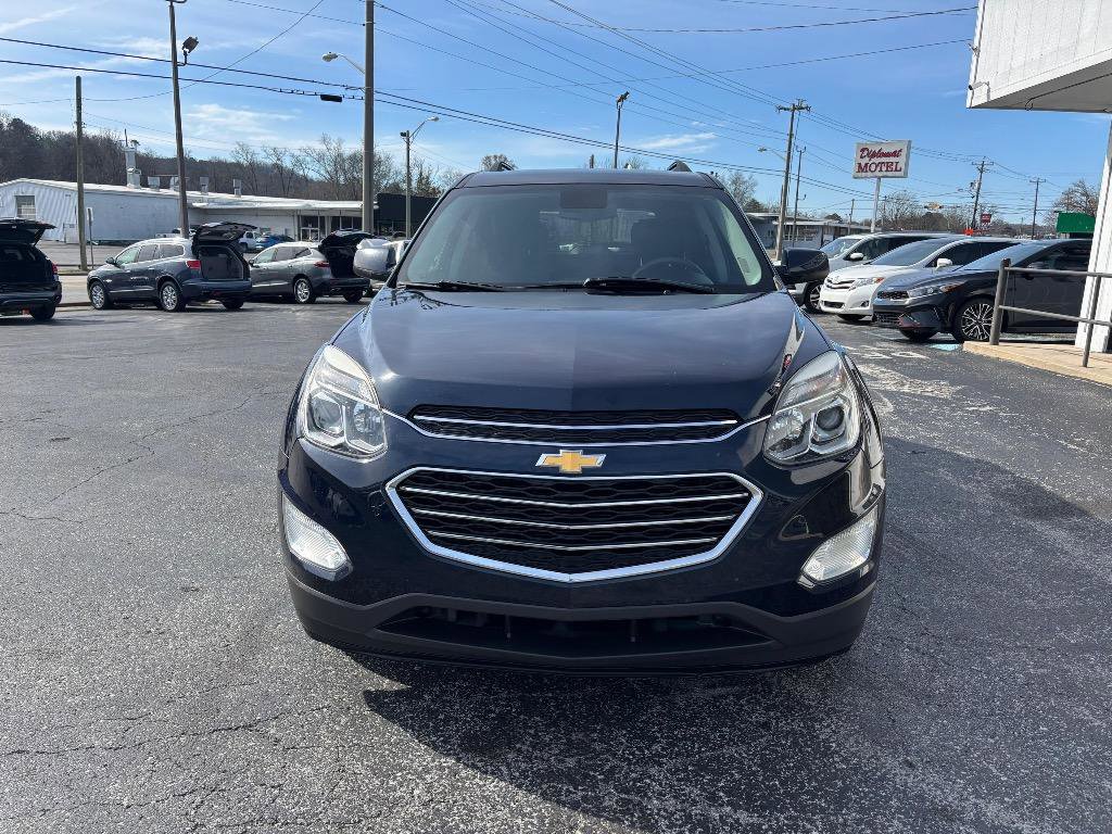 Used 2017 Chevrolet Equinox LT image 2