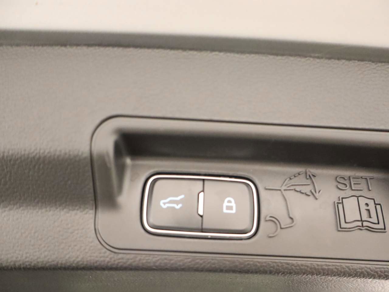 Used 2023 Ford Explorer XLT w/ Equipment Group 202A image 16