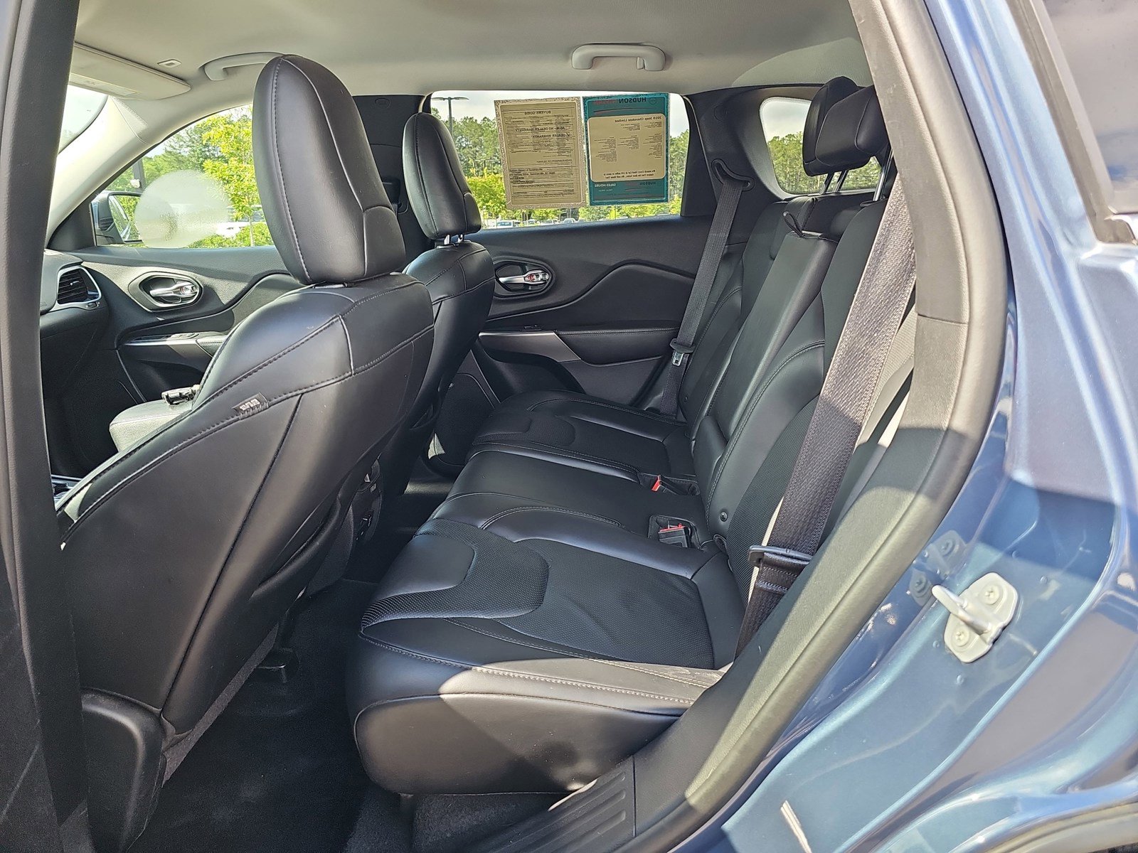 Used 2019 Jeep Cherokee Limited AWD/4WD image 15