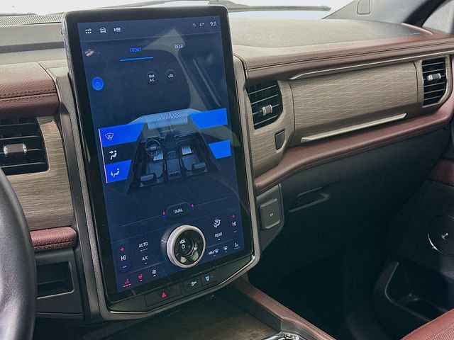 Used 2022 Ford Expedition Max Limited image 17