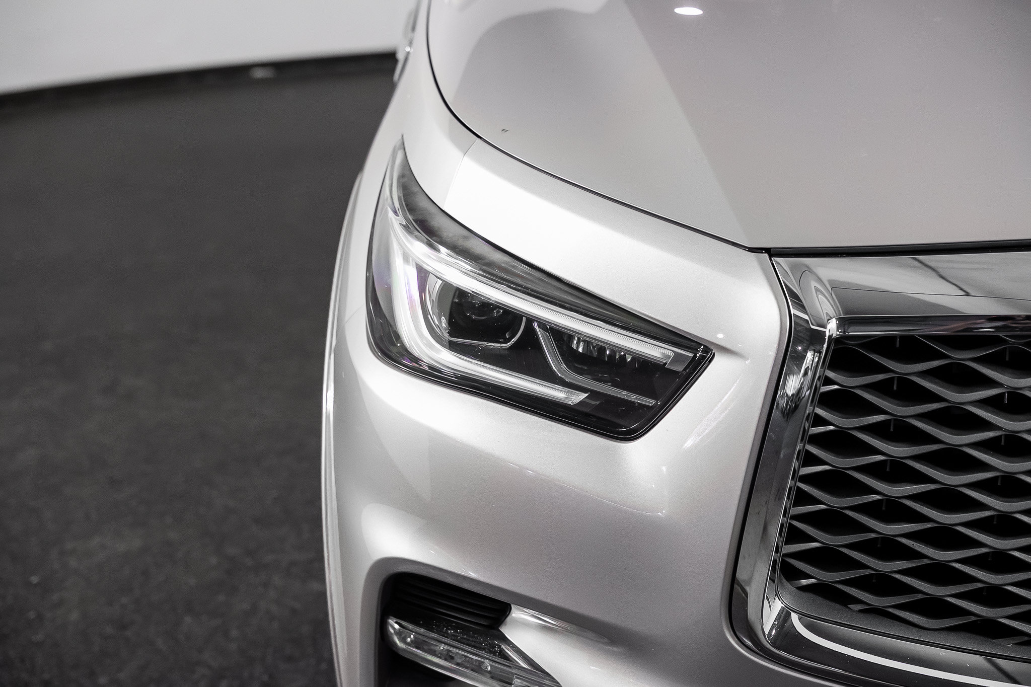 Used 2019 INFINITI QX80 Luxe w/ Proassist Package RWD image 7