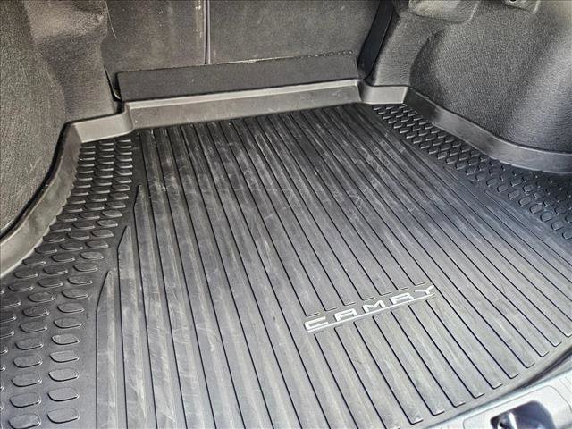 Used 2020 Toyota Camry LE image 7