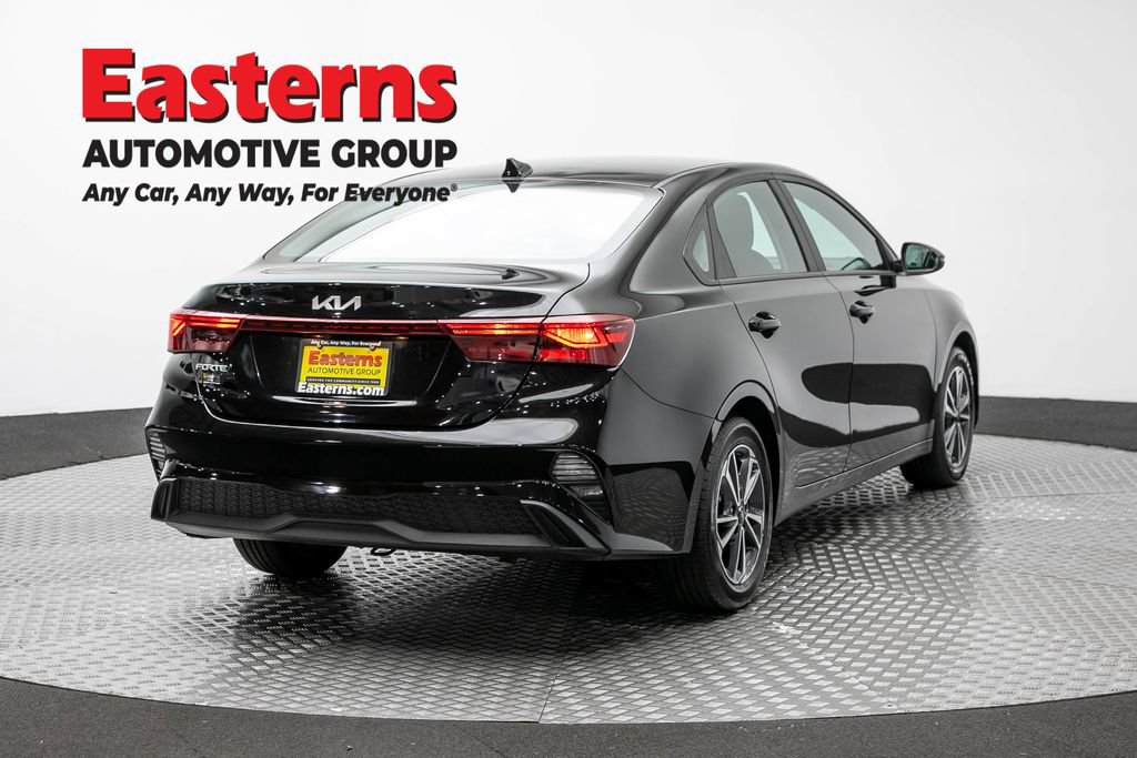 Used 2023 Kia Forte LXS w/ LXS Technology Package FWD image 5