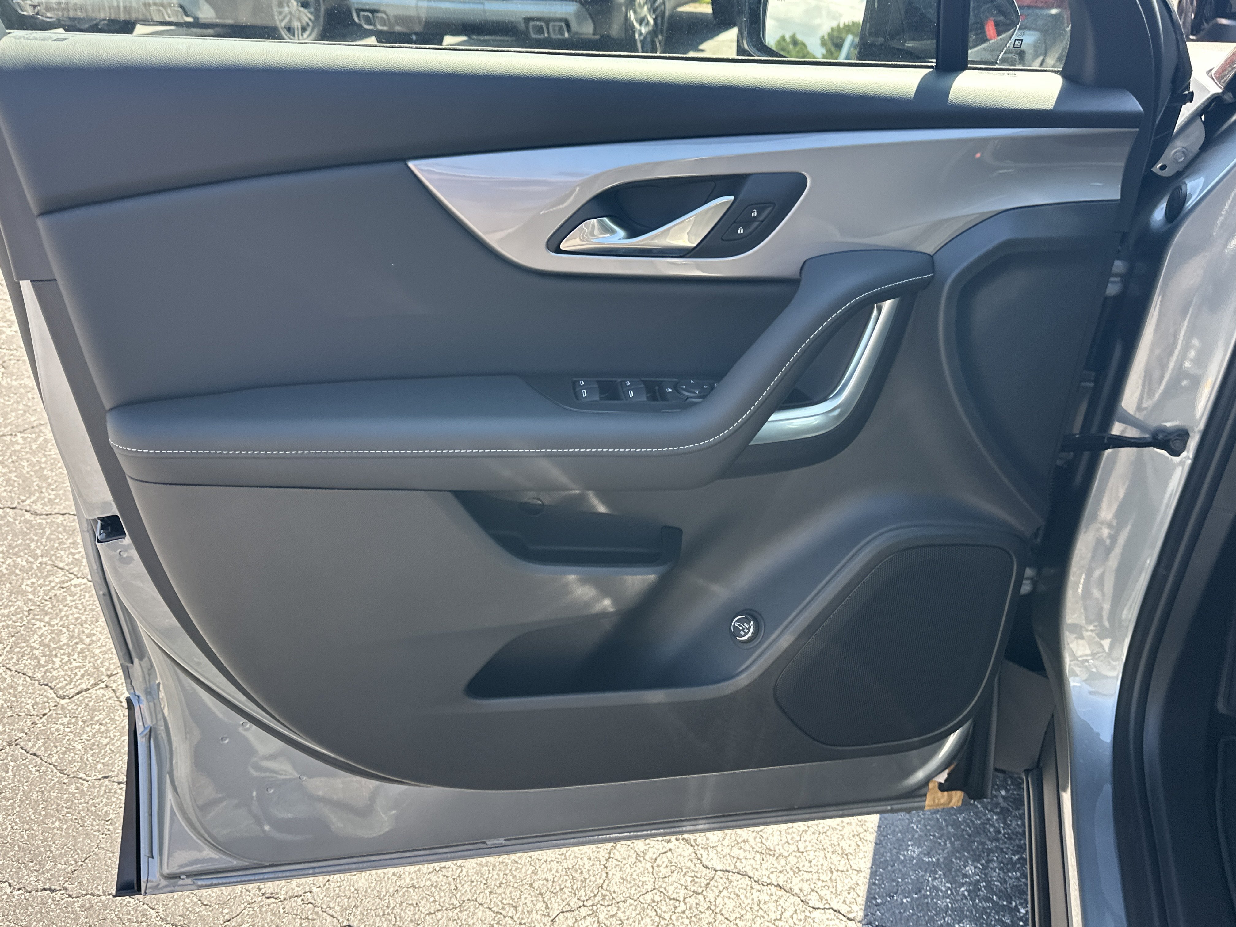 New 2026 Chevrolet Blazer LT w/ Convenience Package FWD image 11