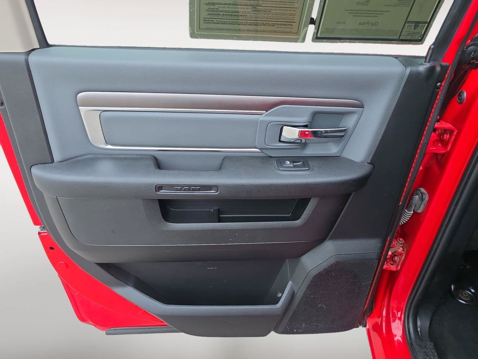 Used 2023 RAM 1500 Classic SLT AWD/4WD image 18