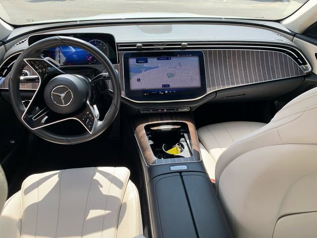 Used 2025 Mercedes-Benz E 350 4MATIC Sedan image 16