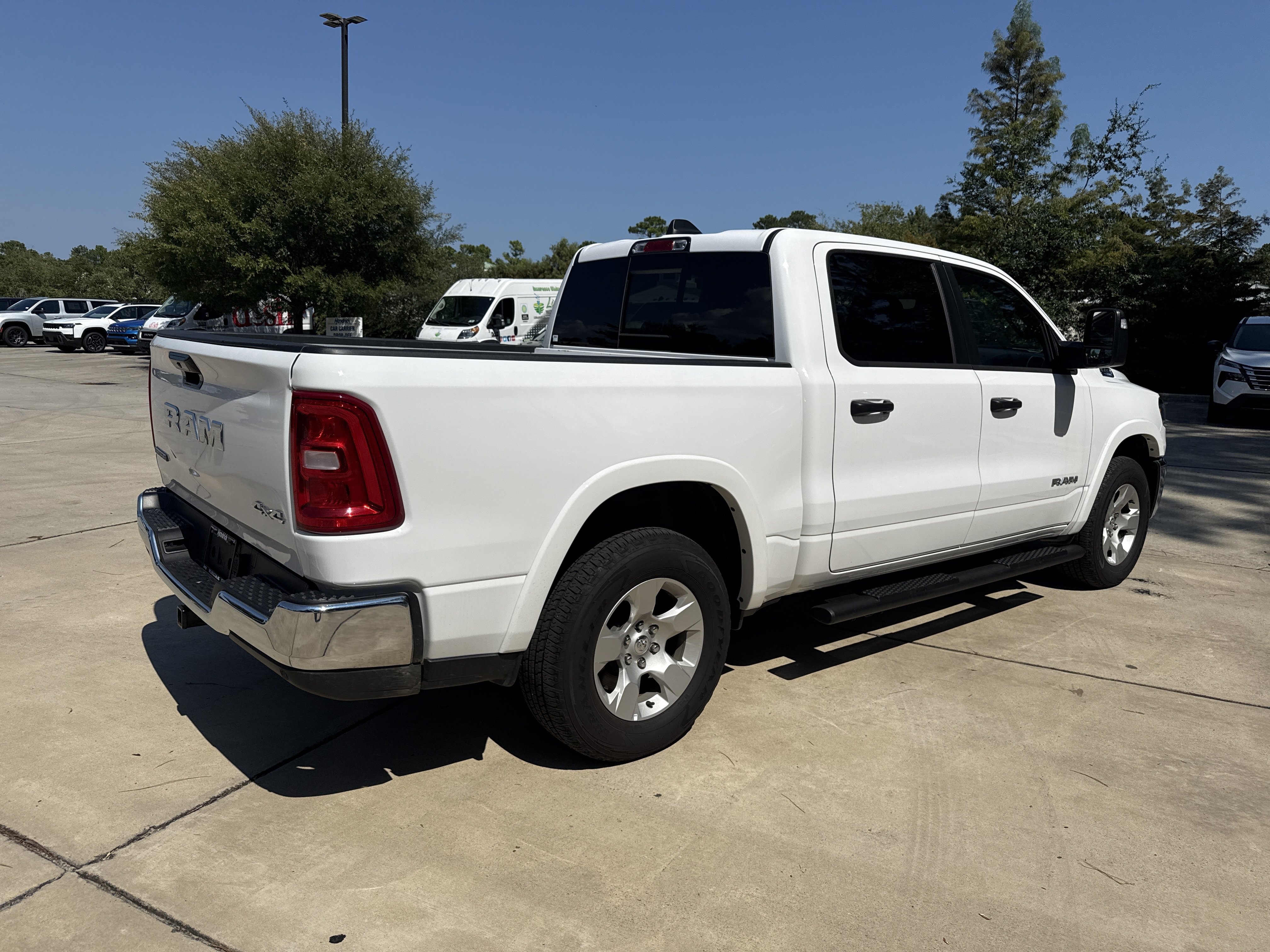Used 2025 RAM 1500 Big Horn AWD/4WD image 15