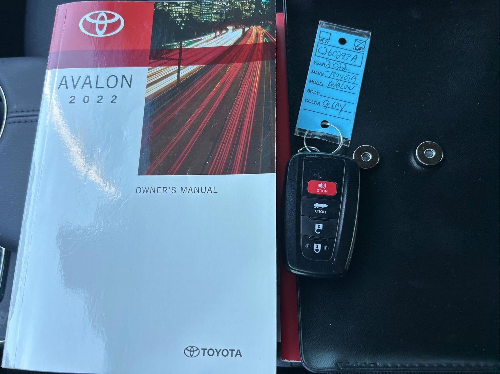 Used 2022 Toyota Avalon Limited w/ Advanced Safety Package image 19