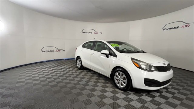 Used 2012 Kia Rio LX image 2