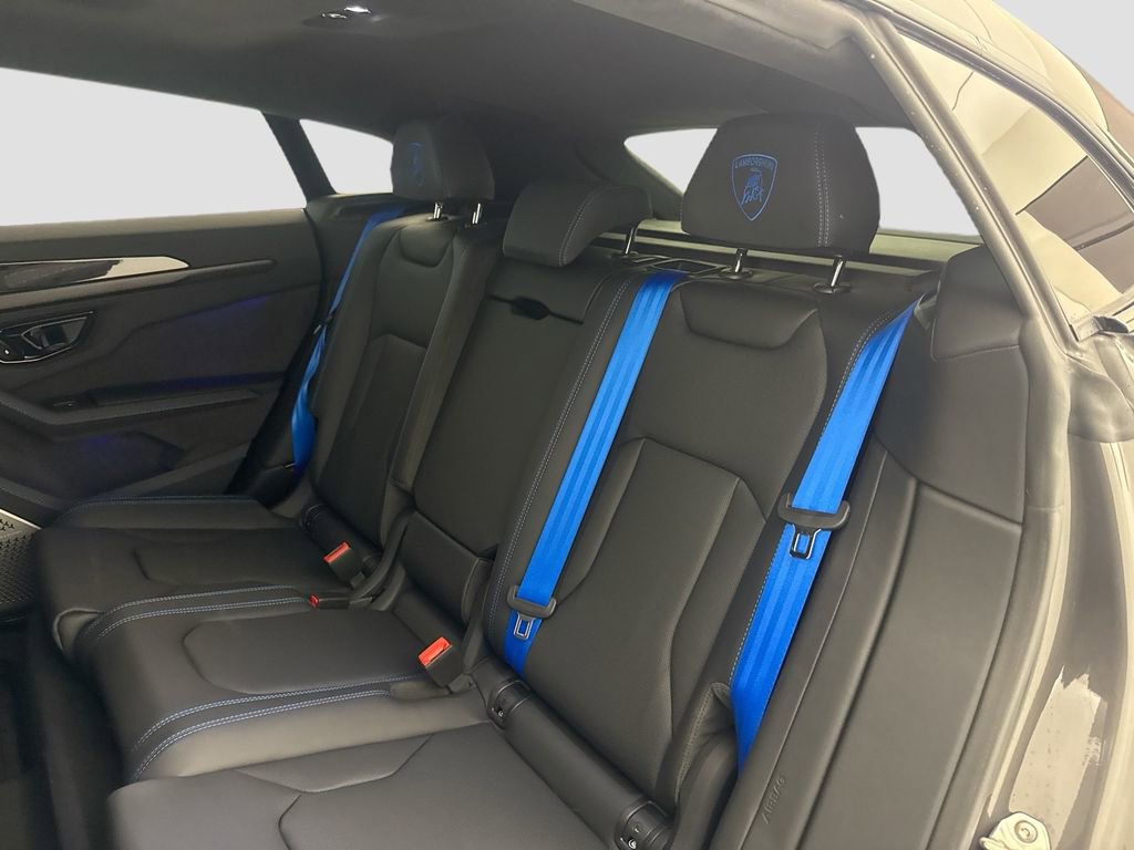 Used 2025 Lamborghini Urus SE image 26
