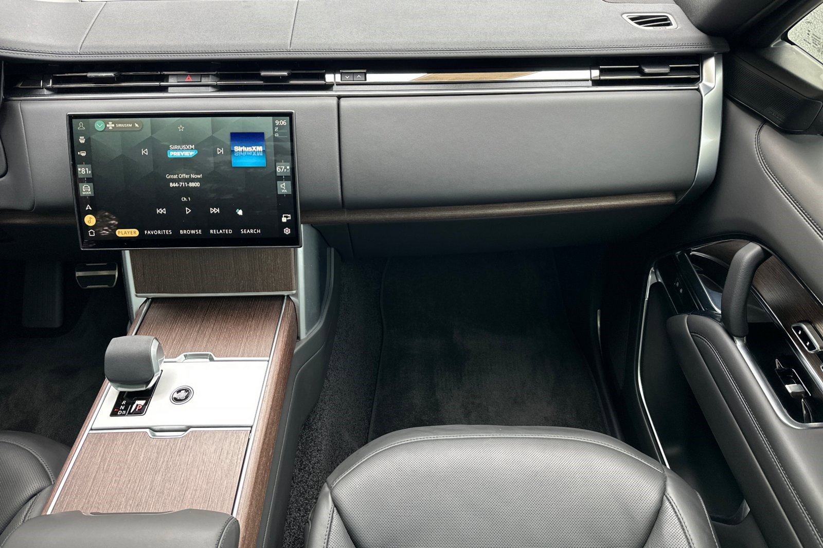 Used 2024 Land Rover Range Rover SE image 29