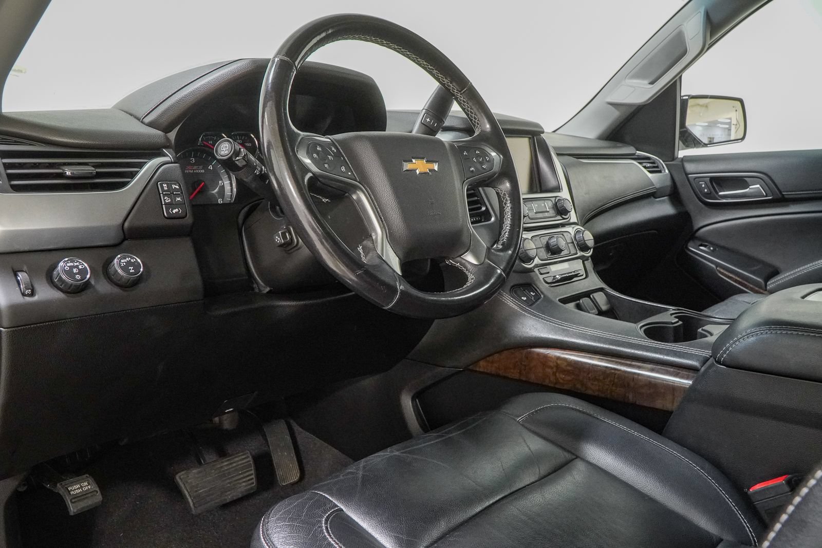 Used 2019 Chevrolet Tahoe LT w/ Luxury Package AWD/4WD image 21