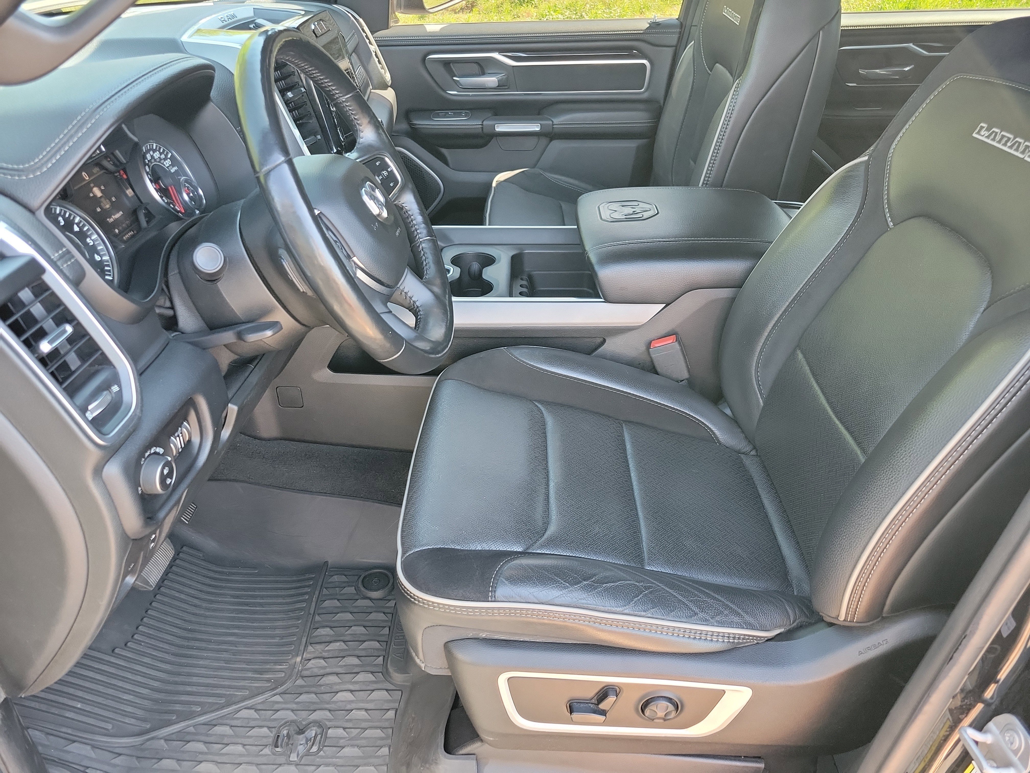 Used 2020 RAM 1500 Laramie w/ Sport Appearance Package image 4