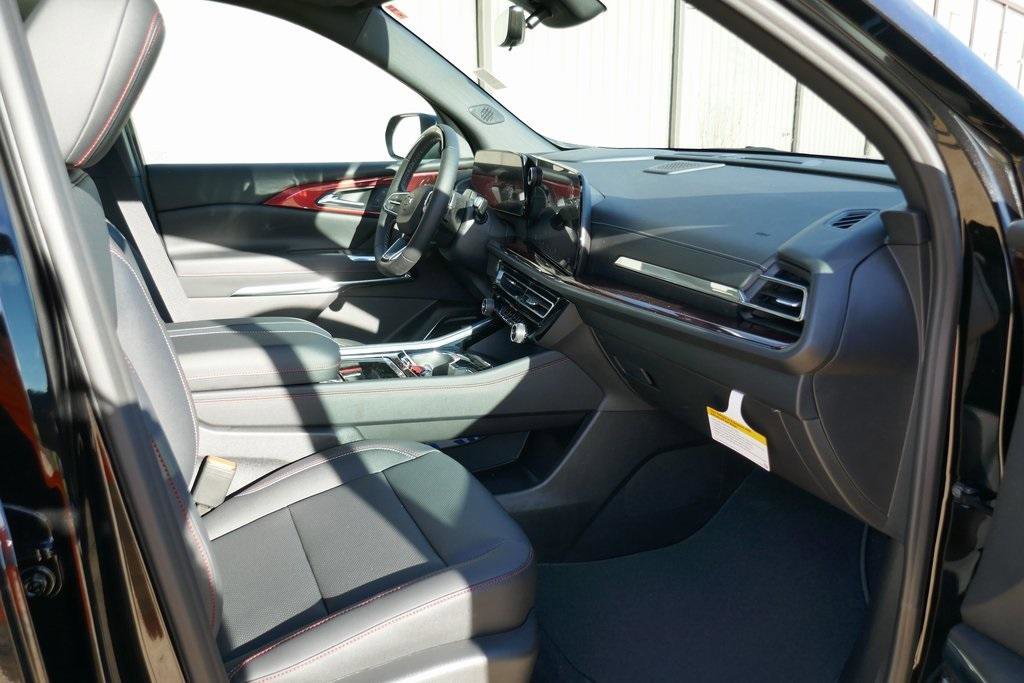 New 2026 Chevrolet Traverse Z71 w/ Enhanced Driving Package image 11