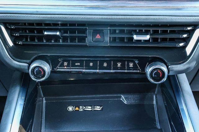 Used 2025 Chevrolet Suburban Z71 AWD/4WD image 14