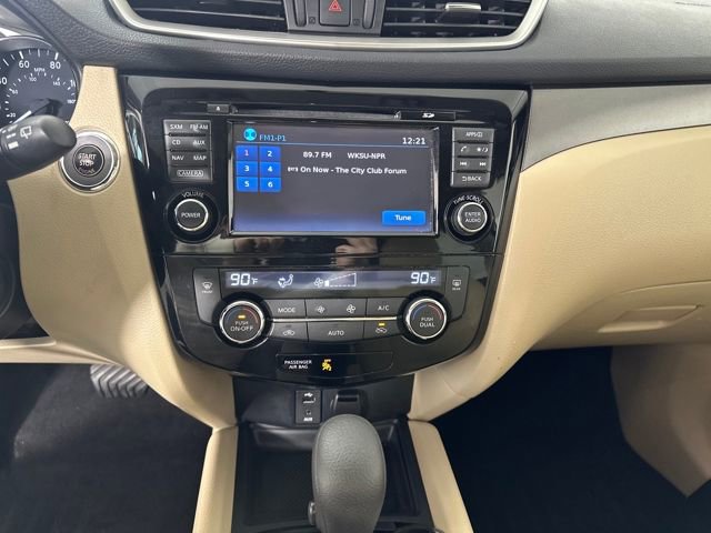 Used 2016 Nissan Rogue SV w/ SV Premium Package image 20