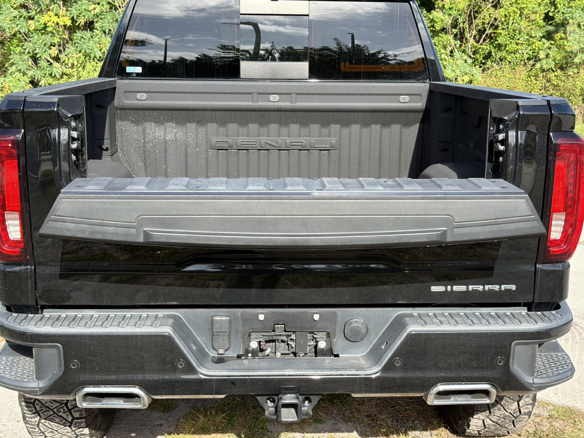 Used 2022 GMC Sierra 1500 Denali AWD/4WD image 12