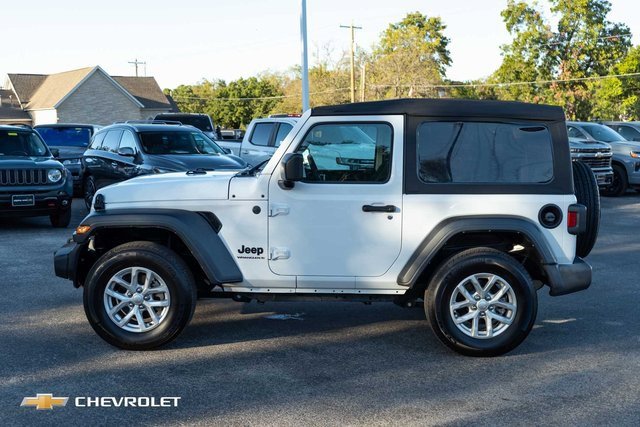 Used 2023 Jeep Wrangler Sport S image 10