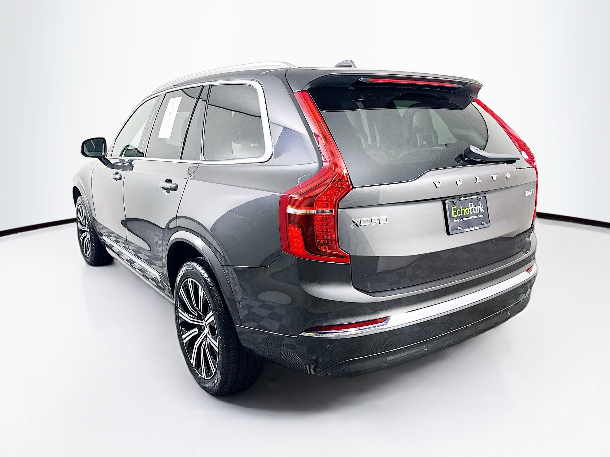 Used 2024 Volvo XC90 B6 Plus image 5