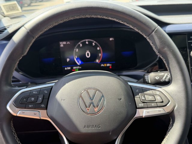 Used 2023 Volkswagen Taos SE w/ Panoramic Sunroof Package AWD/4WD image 30