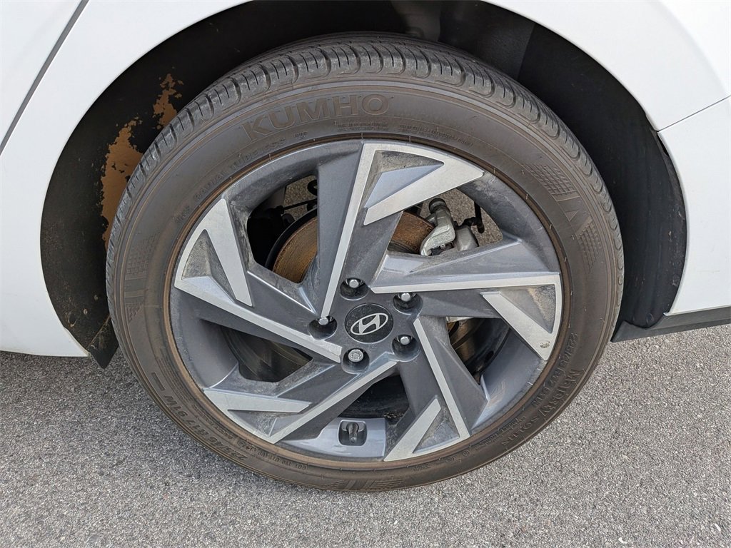 Certified 2025 Hyundai Elantra Sport w/ Cargo Package image 22
