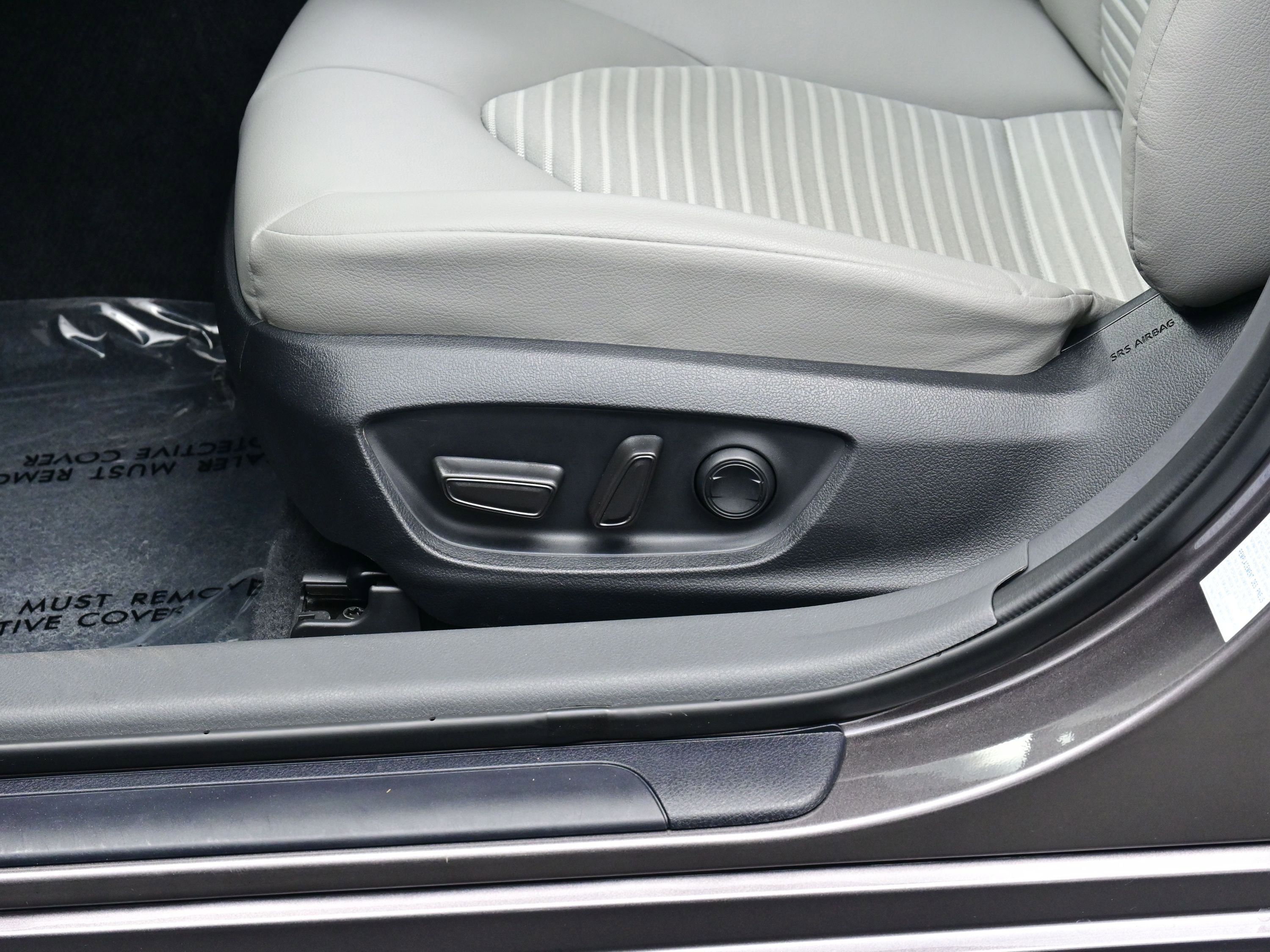 Used 2024 Toyota Camry SE image 12