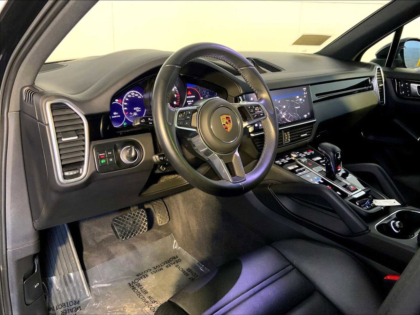Certified 2023 Porsche Cayenne Platinum Edition AWD/4WD image 4