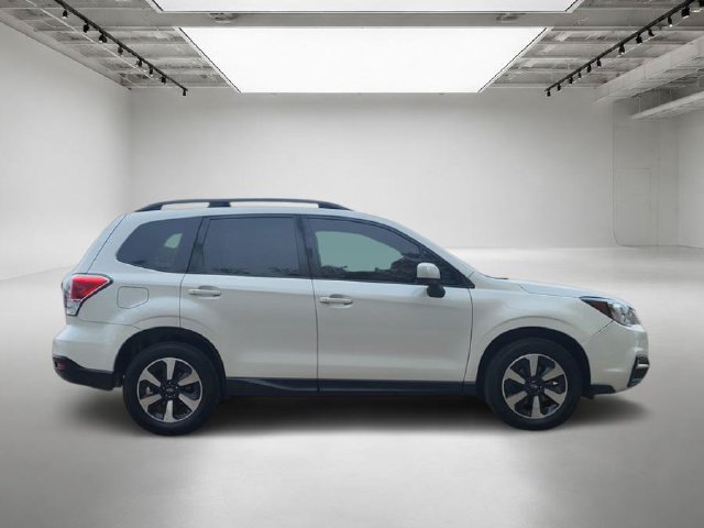 Used 2017 Subaru Forester 2.5i Premium AWD/4WD image 7