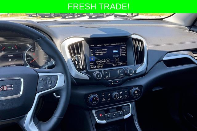 Used 2024 GMC Terrain SLT w/ Infotainment Package II FWD image 8