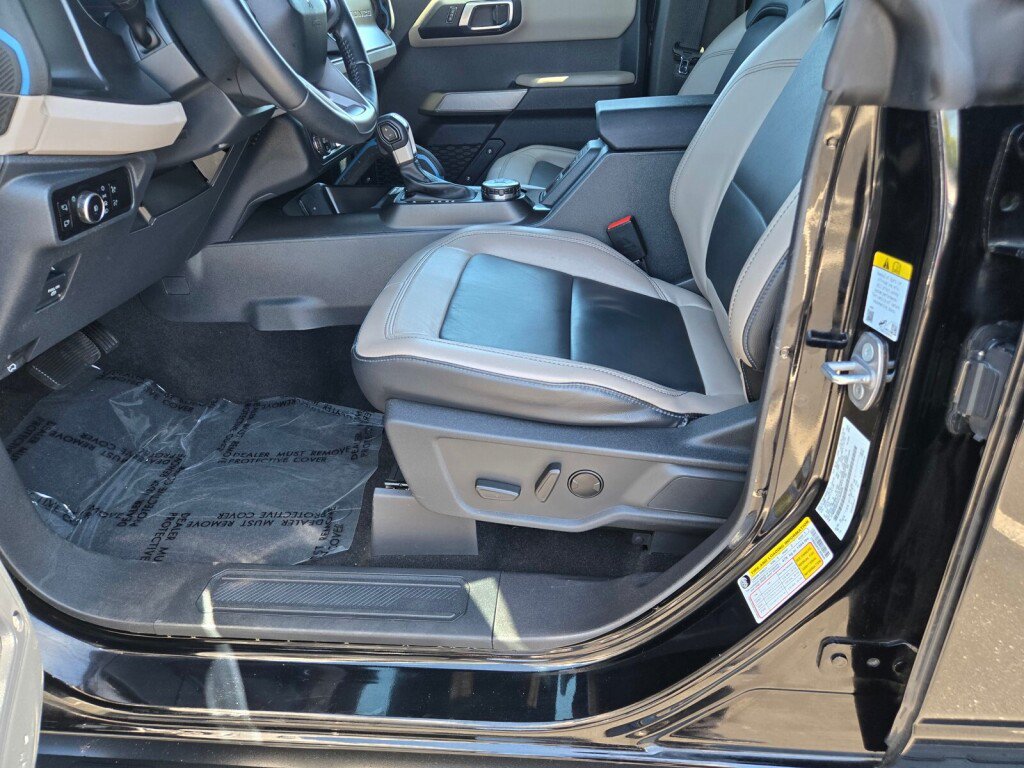 Used 2023 Ford Bronco Wildtrak AWD/4WD image 22