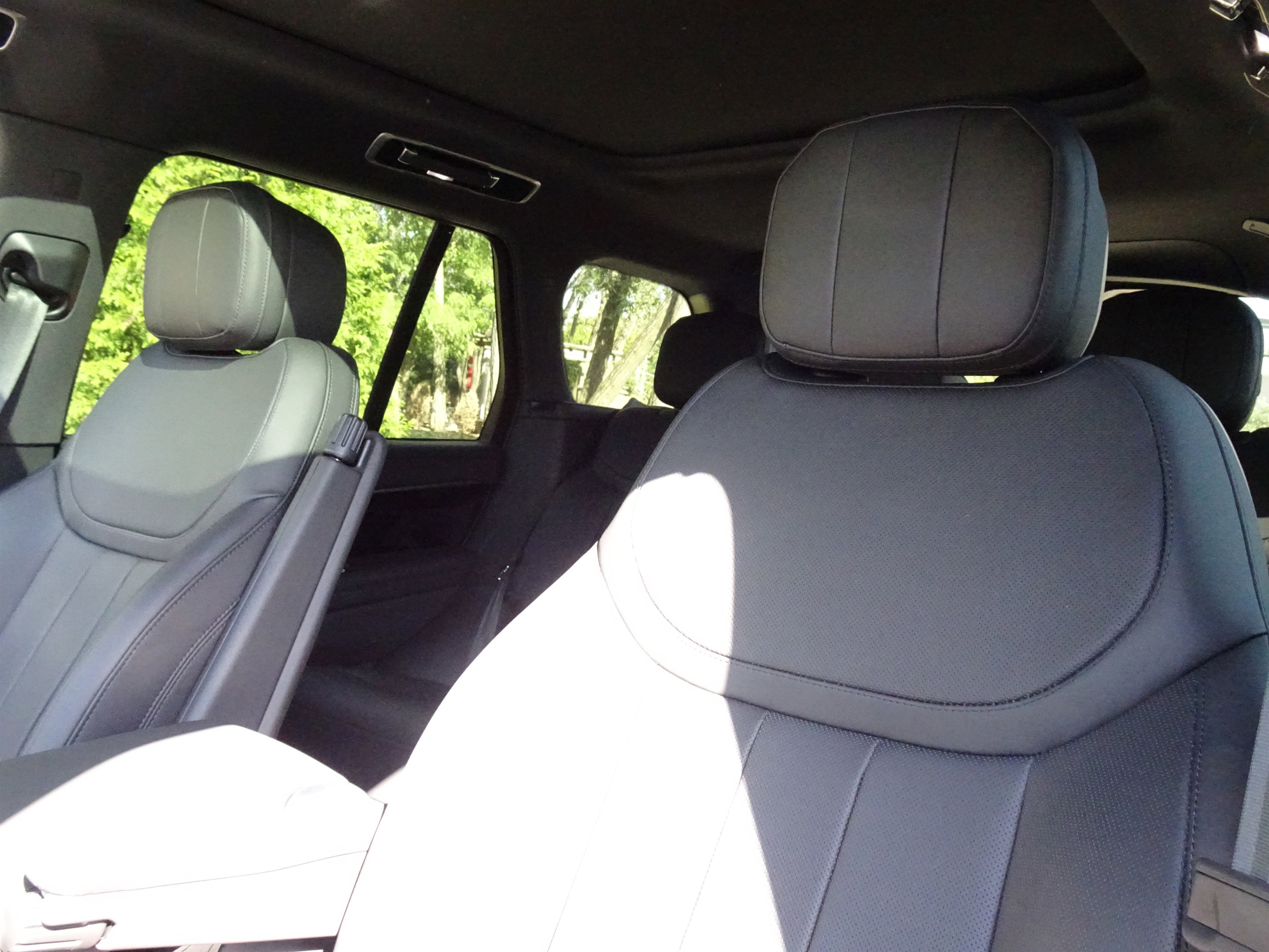 New 2025 Land Rover Range Rover SE image 16