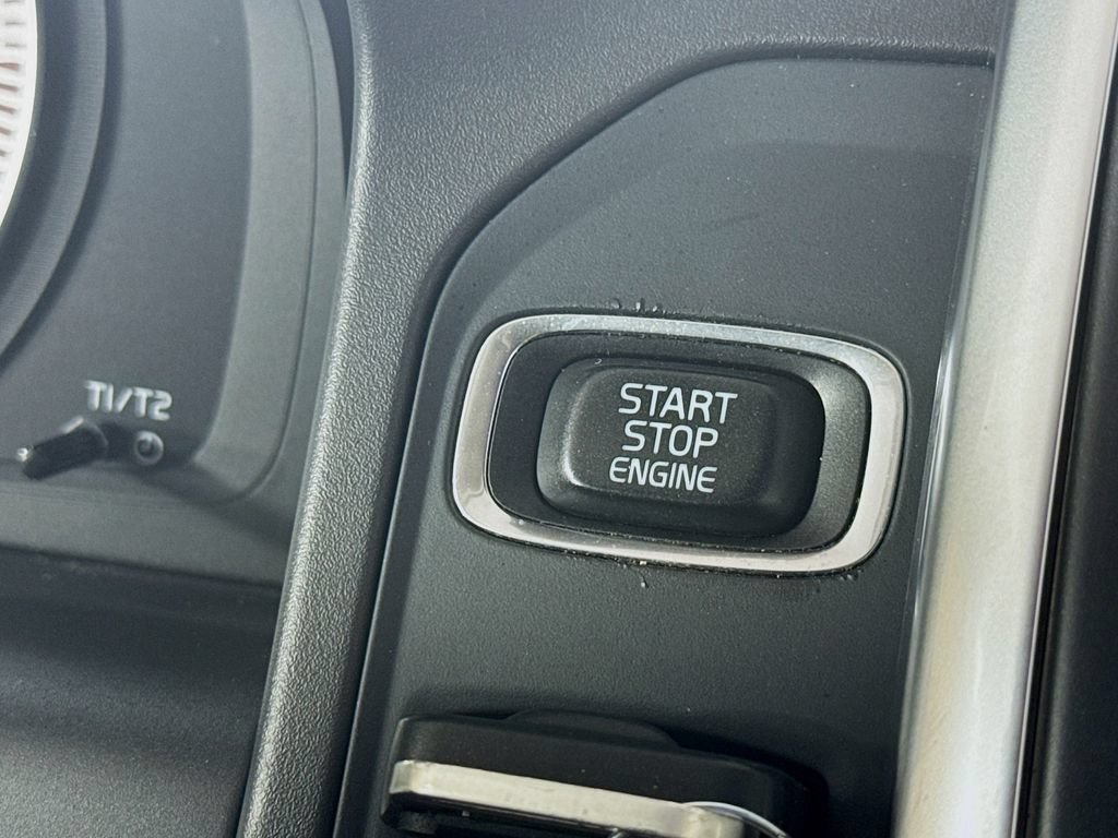 Used 2013 Volvo XC60 3.2 FWD image 17
