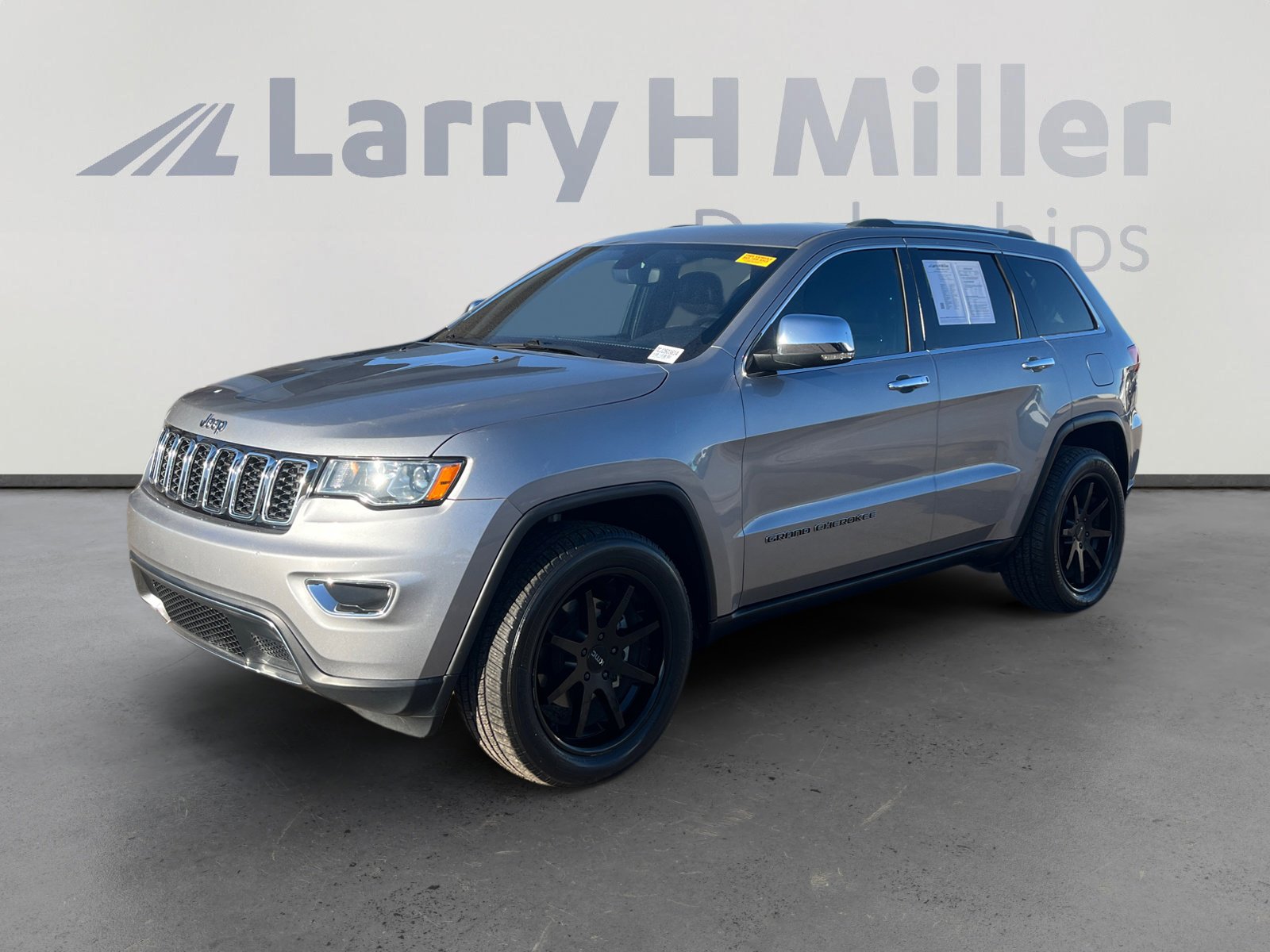 Used 2019 Jeep Grand Cherokee Limited w/ Trailer Tow Group IV image 1