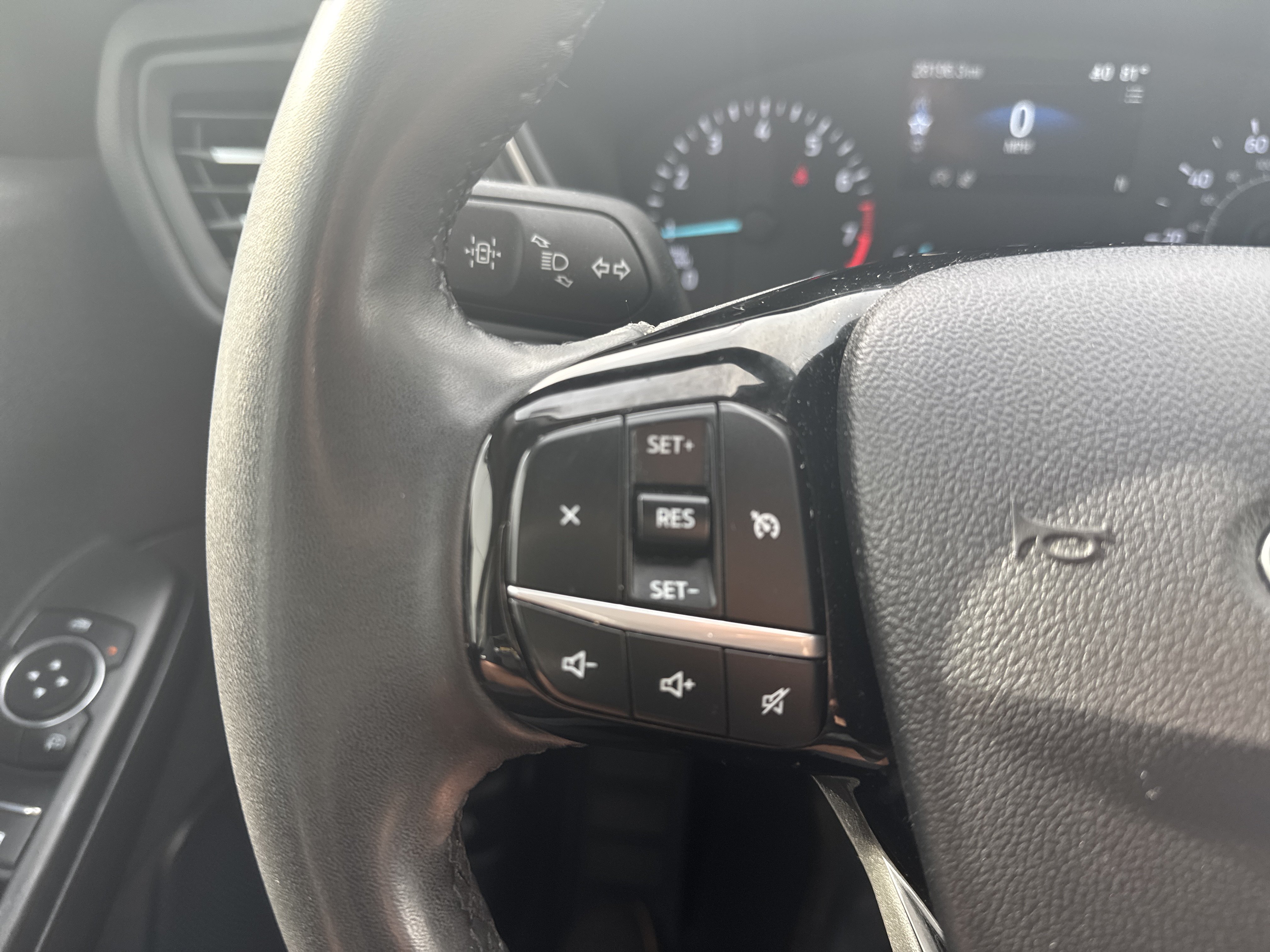 Used 2022 Ford Escape SEL AWD/4WD image 16