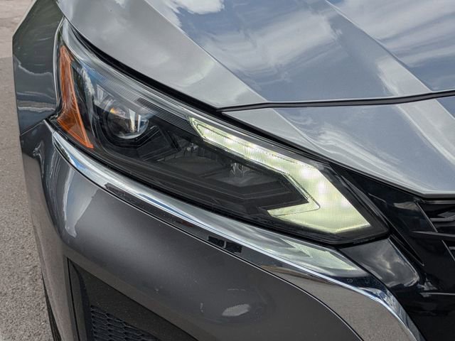 Used 2024 Nissan Altima 2.5 SV FWD image 10