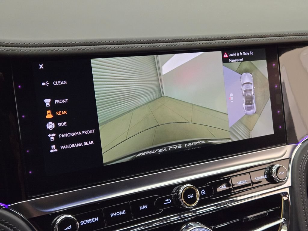 Used 2021 Bentley Flying Spur V8 AWD/4WD image 32