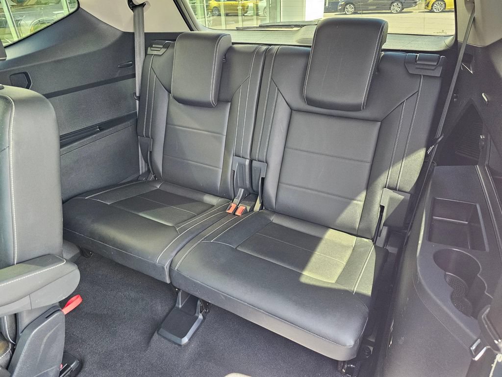 Used 2023 Volkswagen Atlas SEL R-Line AWD/4WD image 18