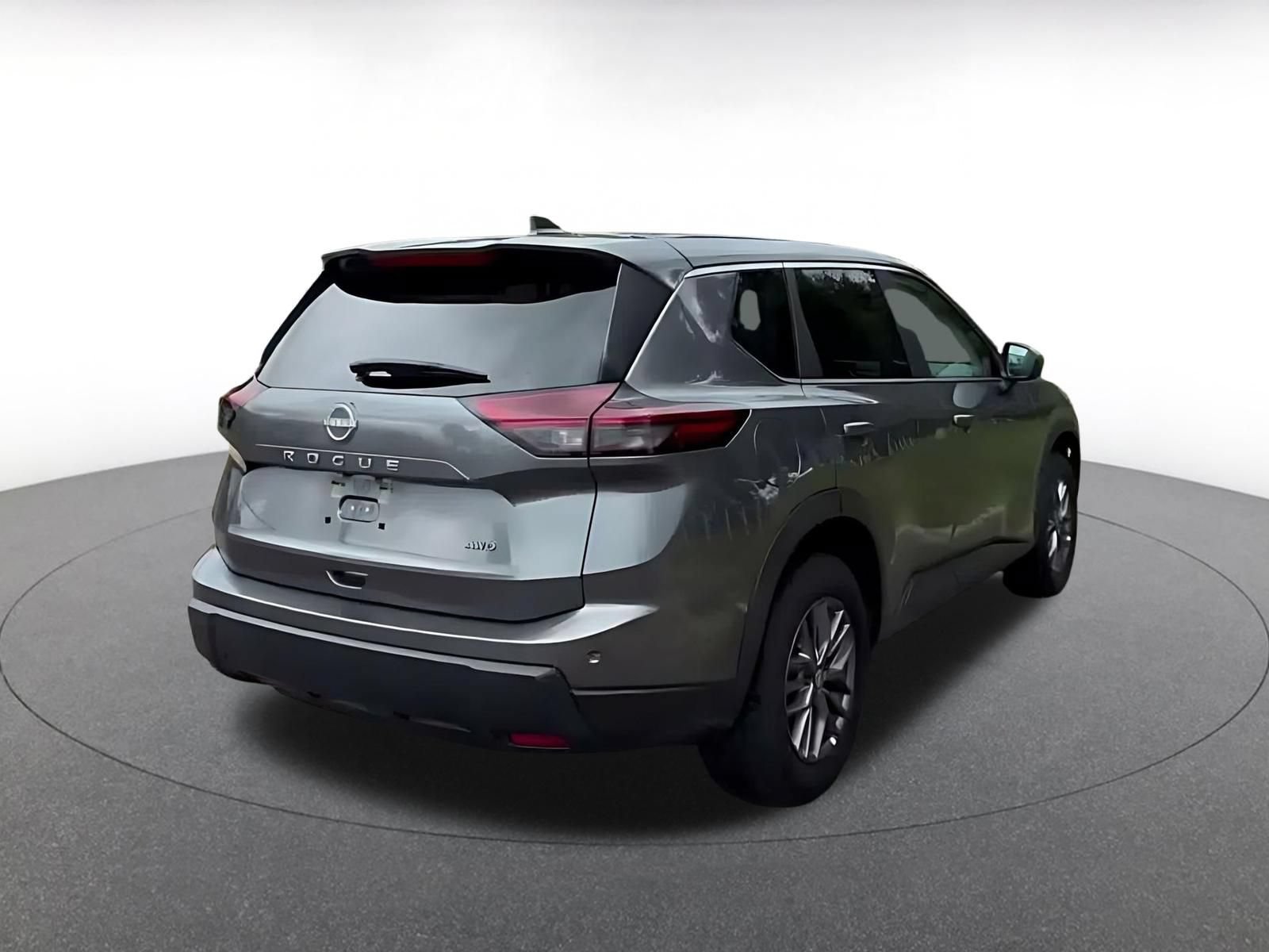 Used 2026 Nissan Rogue SV AWD/4WD image 13