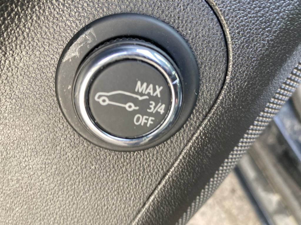 Used 2021 GMC Acadia SLE w/ Driver Convenience Package image 41