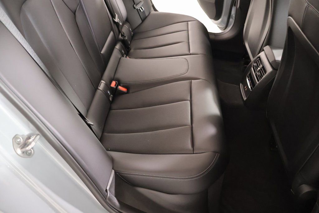 New 2026 BMW 330i xDrive Sedan w/ M Sport Package image 14