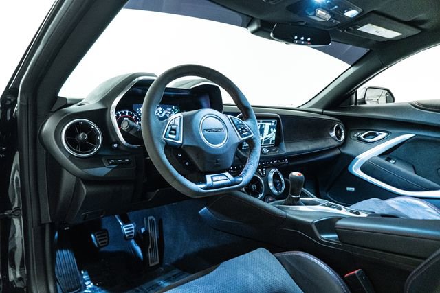 Used 2018 Chevrolet Camaro ZL1 image 23