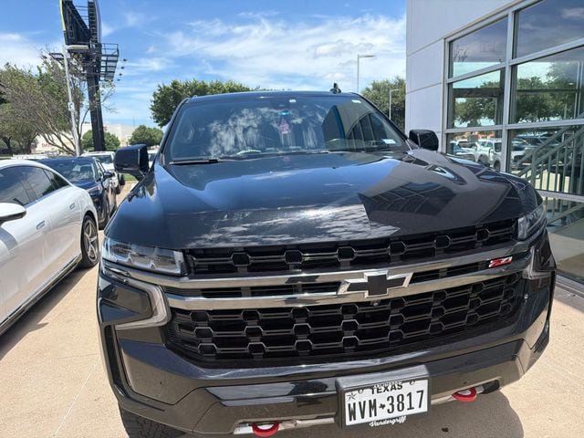 Used 2021 Chevrolet Tahoe Z71 w/ Luxury Package AWD/4WD image 4