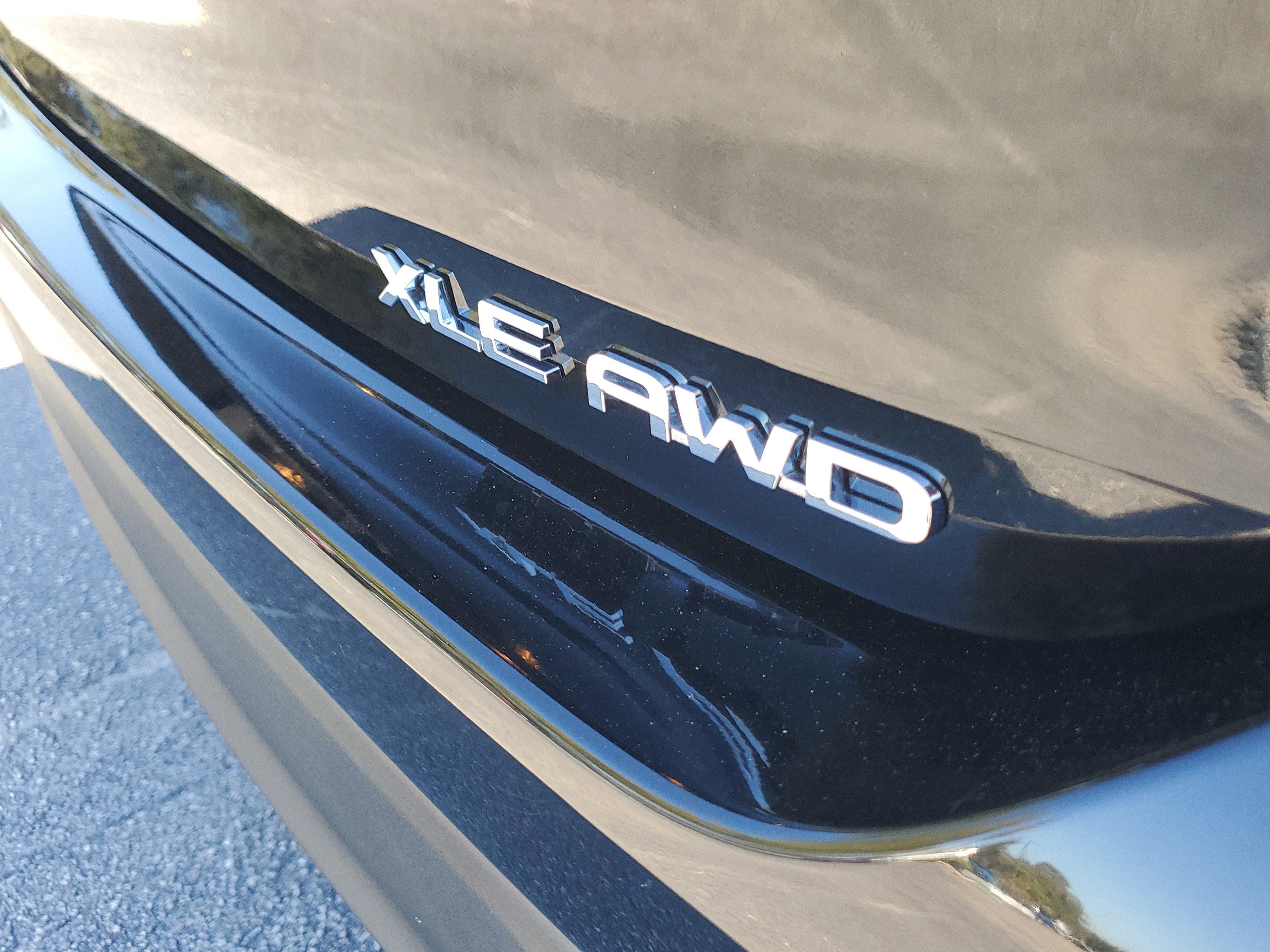 Used 2026 Toyota Highlander XLE image 8